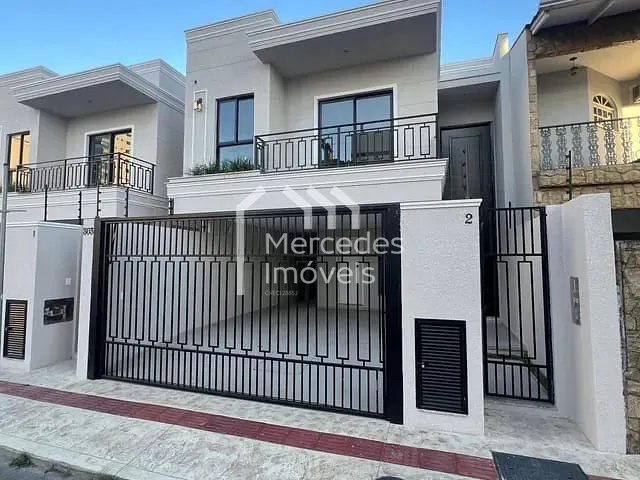 Sobrado com 170m² 3 quartos e 3 banheiros, à venda, no bairro Centro em Itajaí