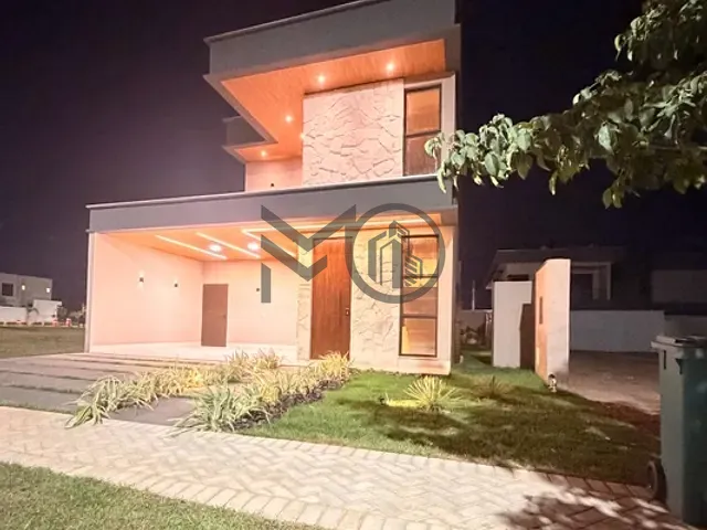 Sobrado com 300m² 4 quartos e 5 banheiros, à venda, no bairro Jardim Itália em Cuiabá