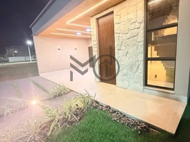 Sobrado com 300m² 4 quartos e 5 banheiros, à venda, no bairro Jardim Itália em Cuiabá