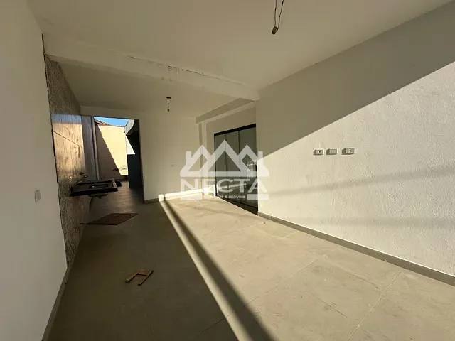 Sobrado com 300m² 4 quartos e 3 banheiros, à venda, no bairro Indaiá em Caraguatatuba