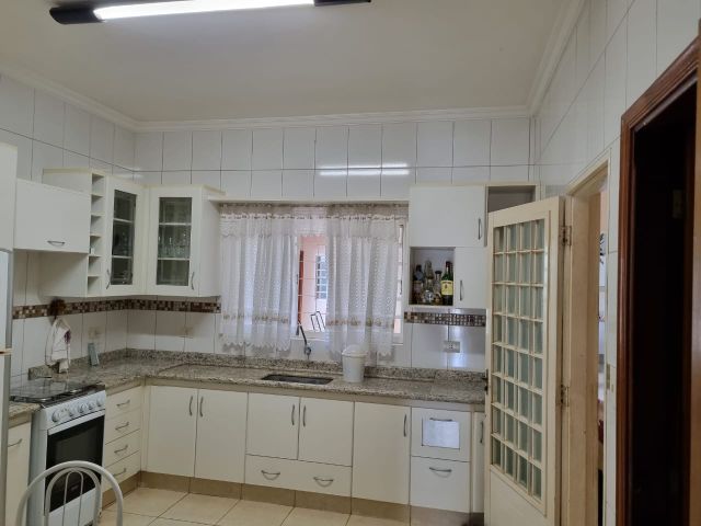Sobrado 3 quartos e 5 banheiros, à venda, no bairro Jardim Santa Rita em Fernandópolis