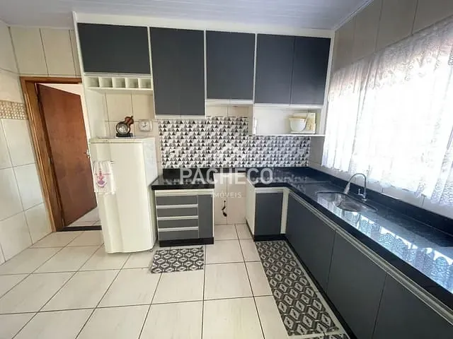 Sobrado com 143m² 3 quartos e 3 banheiros, à venda, no bairro Conjunto Habitacional dos Trabalhadores em Santa Bárbara d'Oeste