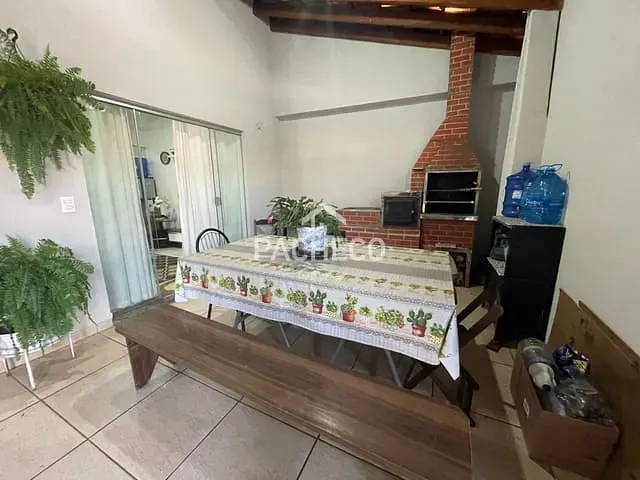 Sobrado com 143m² 3 quartos e 3 banheiros, à venda, no bairro Conjunto Habitacional dos Trabalhadores em Santa Bárbara d'Oeste