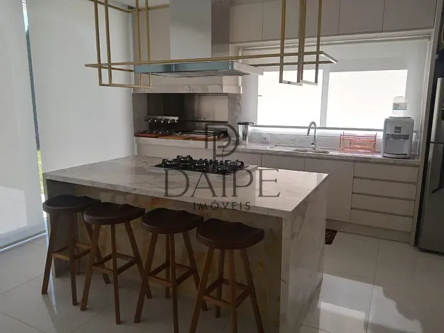Sobrado com 700m² 4 quartos e 4 banheiros, à venda, no bairro Remanso em Xangri-Lá