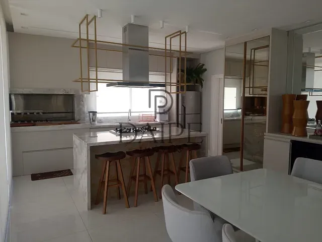 Sobrado com 700m² 4 quartos e 4 banheiros, à venda, no bairro Remanso em Xangri-Lá