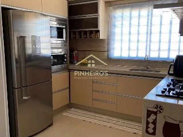 Sobrado com 300m² 4 quartos e 1 banheiro, à venda, no bairro Jardim Alvorada em Cambé