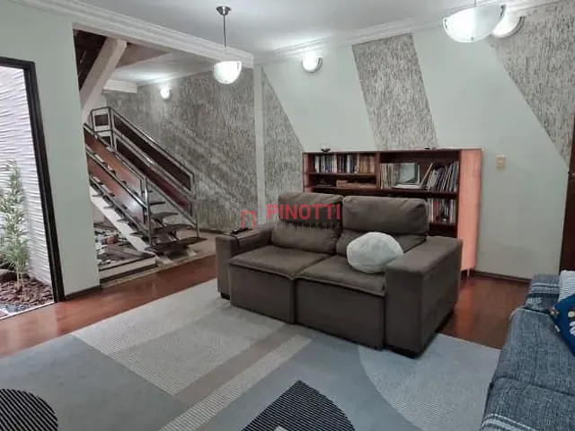 Sobrado com 200m² 3 quartos e 6 banheiros, à venda, no bairro Nova Petrópolis em São Bernardo do Campo