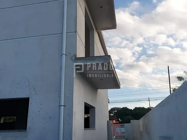 Sobrado com 300m² 3 quartos e 2 banheiros, à venda, no bairro Areal em Pelotas