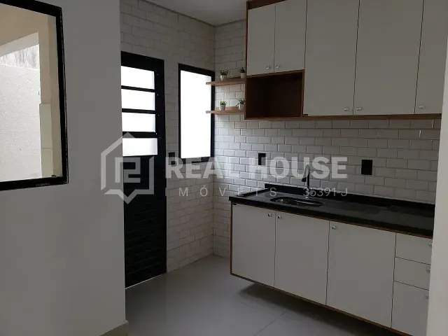 Sobrado 2 quartos e 2 banheiros, à venda, no bairro Jardim Europa em Sorocaba