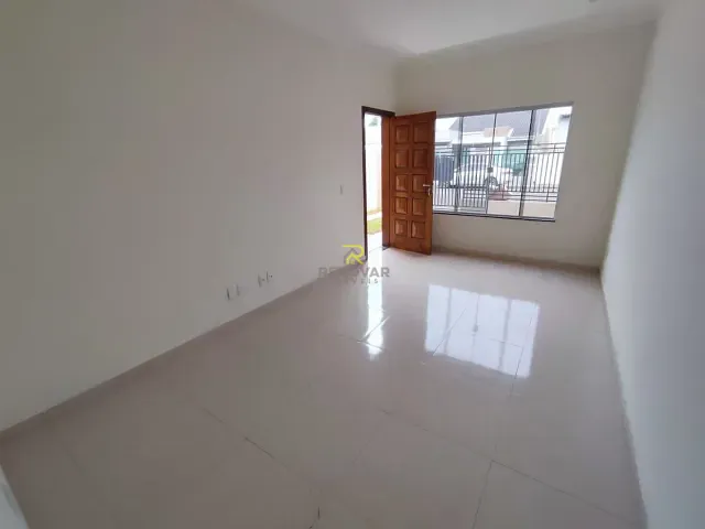 Sobrado com 300m² 3 quartos e 2 banheiros, à venda, no bairro Cascavel em Guarapuava