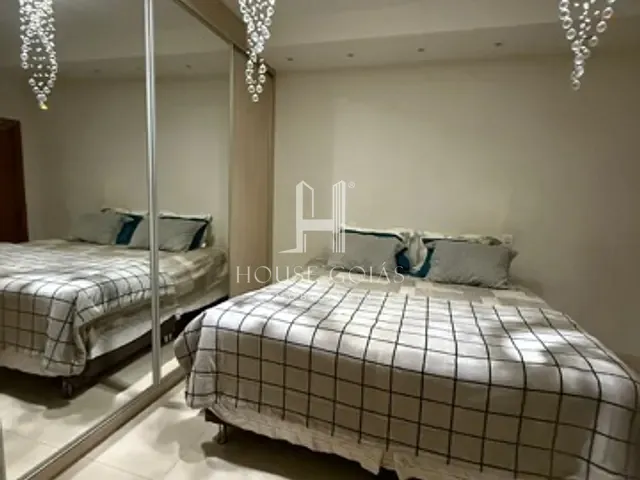 Sobrado com 300m² 4 quartos e 3 banheiros, à venda, no bairro Parque Oeste Industrial Extensão em Goiânia