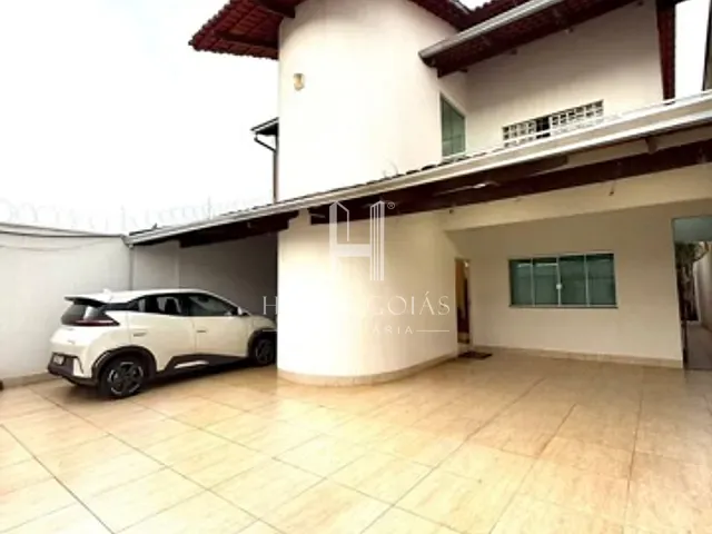 Sobrado com 300m² 4 quartos e 3 banheiros, à venda, no bairro Parque Oeste Industrial Extensão em Goiânia