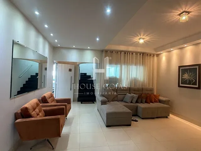 Sobrado com 300m² 4 quartos e 3 banheiros, à venda, no bairro Parque Oeste Industrial Extensão em Goiânia