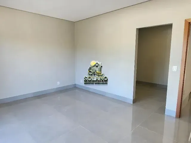 Sobrado com 230m² 4 quartos e 5 banheiros, à venda, no bairro Parque Anhanguera em Goiânia