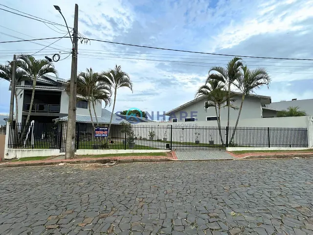 Sobrado com 420m² 3 quartos e 5 banheiros, à venda, no bairro Alvorada em Tomazina