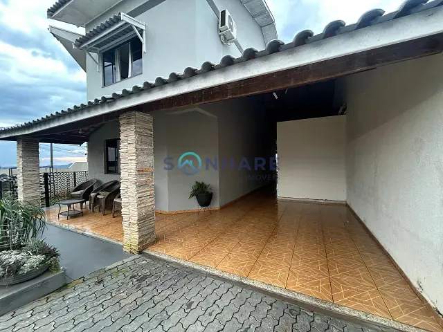 Sobrado com 420m² 3 quartos e 5 banheiros, à venda, no bairro Alvorada em Tomazina