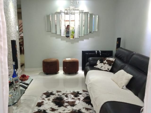 Sobrado com 372m² 4 quartos e 2 banheiros, à venda, no bairro Campo Grande em Rio de Janeiro