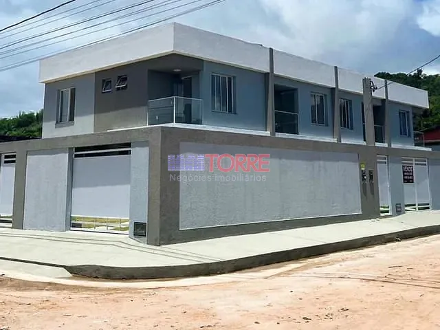 Sobrado com 126m² 3 quartos e 3 banheiros, à venda, no bairro Mar de Ilhéus em Ilhéus