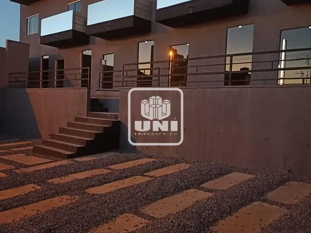 Sobrado 2 quartos e 3 banheiros, à venda, no bairro Centro em Jacareí