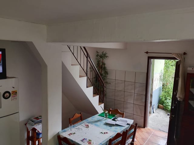 Sobrado com 210m² 4 quartos e 2 banheiros, à venda, no bairro Fragata em Pelotas