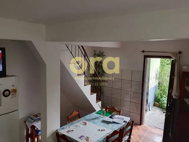 Sobrado com 210m² 4 quartos e 2 banheiros, à venda, no bairro Fragata em Pelotas