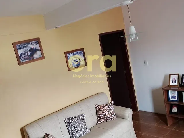 Sobrado com 210m² 4 quartos e 2 banheiros, à venda, no bairro Fragata em Pelotas