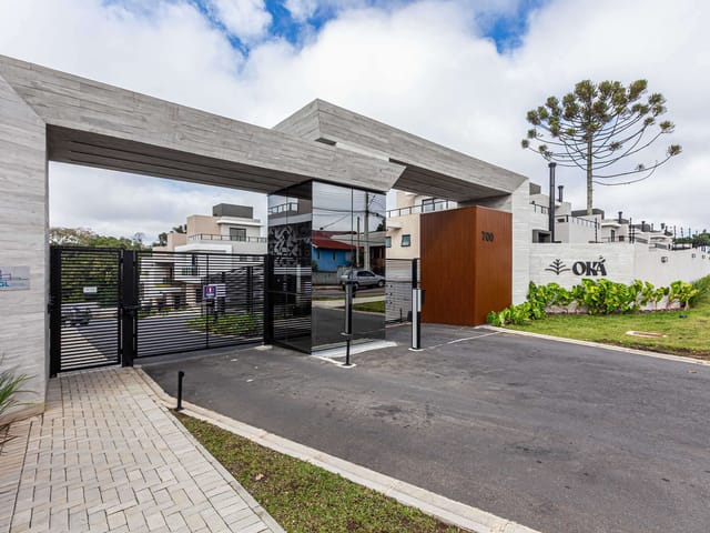 Sobrado com 252m² 3 quartos e 4 banheiros, à venda, no bairro Santa Felicidade em Curitiba