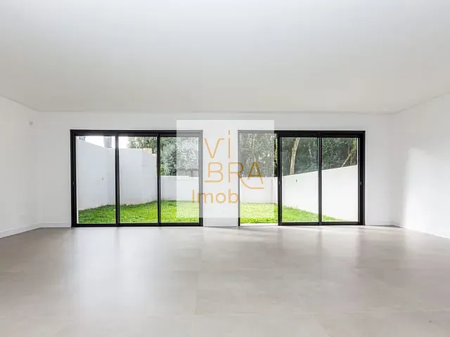 Sobrado com 252m² 3 quartos e 4 banheiros, à venda, no bairro Santa Felicidade em Curitiba