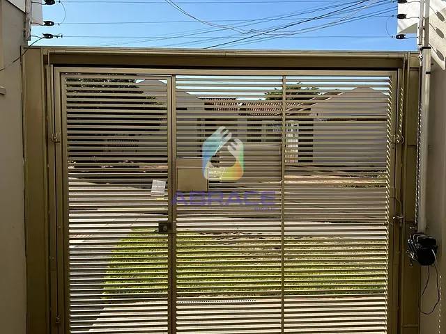 Sobrado com 60m² 2 quartos e 2 banheiros, para alugar, no bairro Vila Ipiranga em Campo Grande