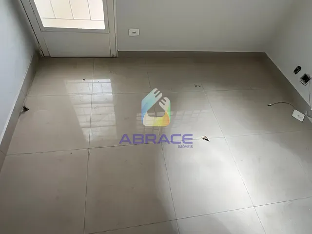 Sobrado com 60m² 2 quartos e 2 banheiros, para alugar, no bairro Vila Ipiranga em Campo Grande