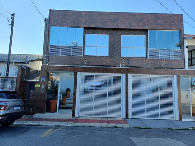 Sobrado com 120m² 3 quartos e 3 banheiros, à venda, no bairro São Judas em Itajaí