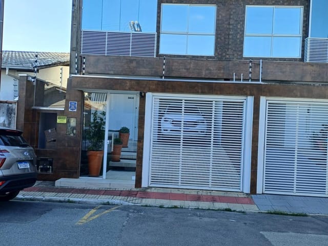 Sobrado com 120m² 3 quartos e 3 banheiros, à venda, no bairro São Judas em Itajaí
