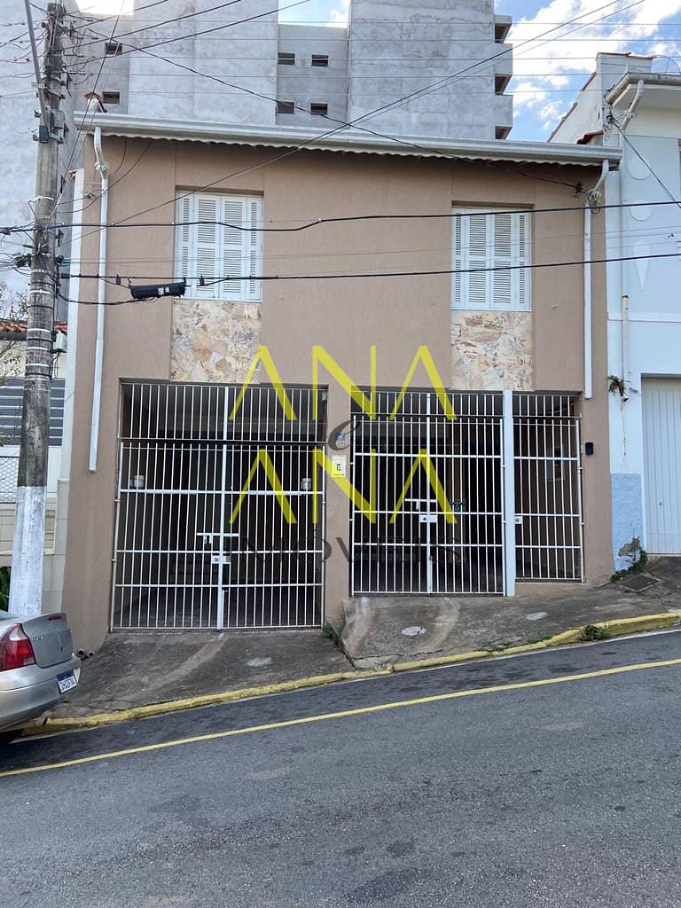Sobrado, 3 quartos, 246 m² - Foto 1