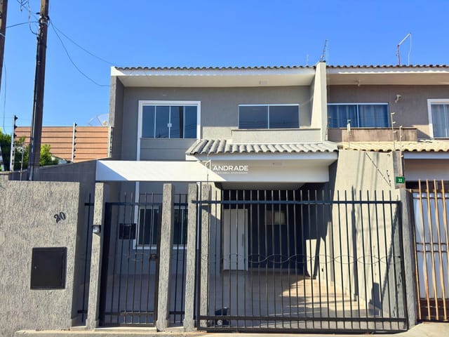 Sobrado com 122m² 3 quartos e 2 banheiros, à venda, no bairro Vila Vitoria Regia em Apucarana