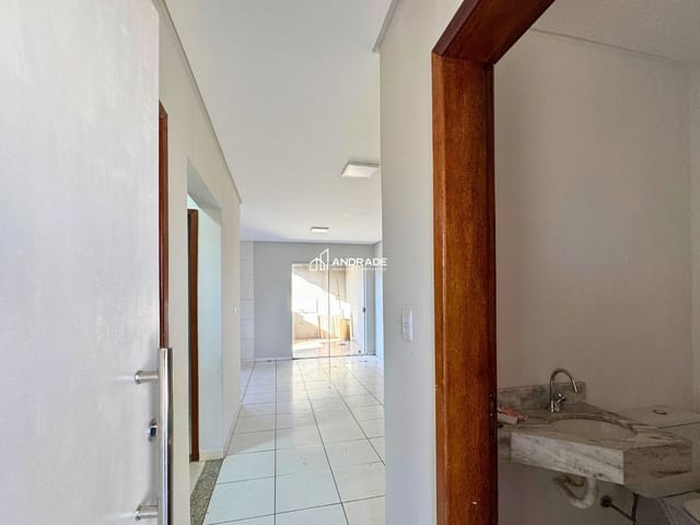 Sobrado com 122m² 3 quartos e 2 banheiros, à venda, no bairro Vila Vitoria Regia em Apucarana