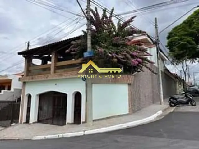 Sobrado com 331m² 3 quartos e 4 banheiros, à venda, no bairro Vila Galvão em Guarulhos