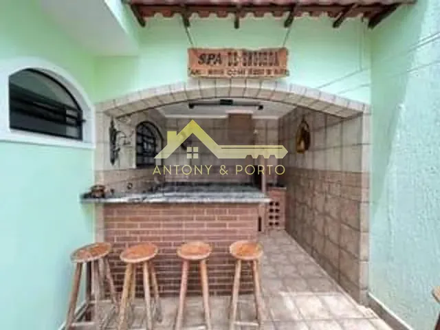 Sobrado com 331m² 3 quartos e 4 banheiros, à venda, no bairro Vila Galvão em Guarulhos