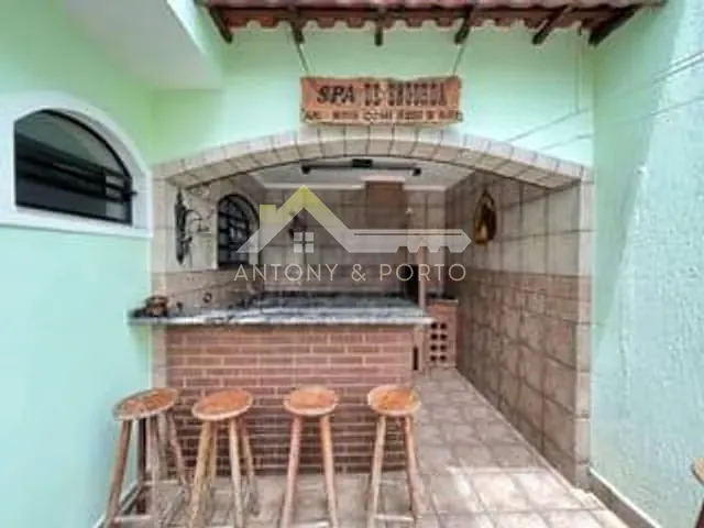 Sobrado com 331m² 3 quartos e 4 banheiros, à venda, no bairro Vila Galvão em Guarulhos
