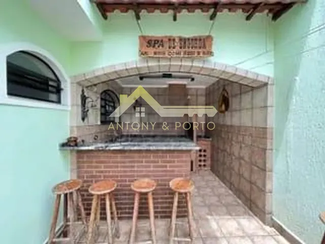 Sobrado com 331m² 3 quartos e 4 banheiros, à venda, no bairro Vila Galvão em Guarulhos