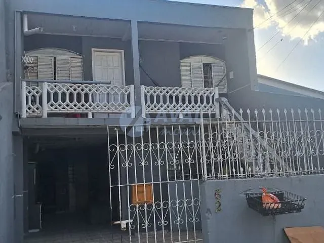 Sobrado 3 quartos e 2 banheiros, à venda, no bairro Sítio Cercado em Curitiba