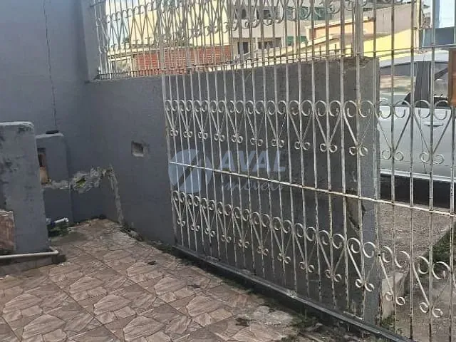 Sobrado 3 quartos e 2 banheiros, à venda, no bairro Sítio Cercado em Curitiba