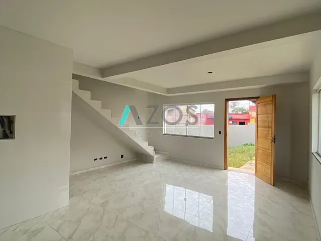 Sobrado 3 quartos e 2 banheiros, à venda, no bairro Guaraituba em Colombo