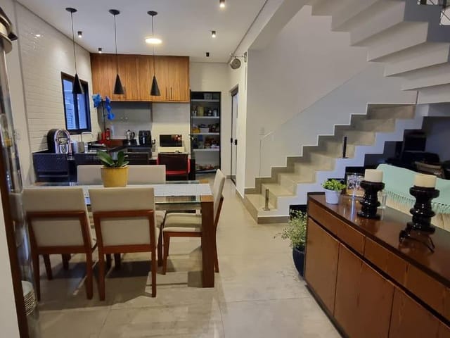 Sobrado com 207m² 3 quartos e 4 banheiros, à venda, no bairro Ressaca em Atibaia