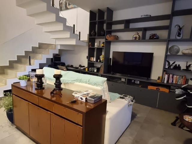 Sobrado com 207m² 3 quartos e 4 banheiros, à venda, no bairro Ressaca em Atibaia