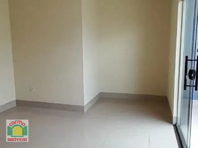 Sobrado com 150m² 3 quartos e 2 banheiros, à venda, no bairro Residencial Cerejeiras em Anápolis