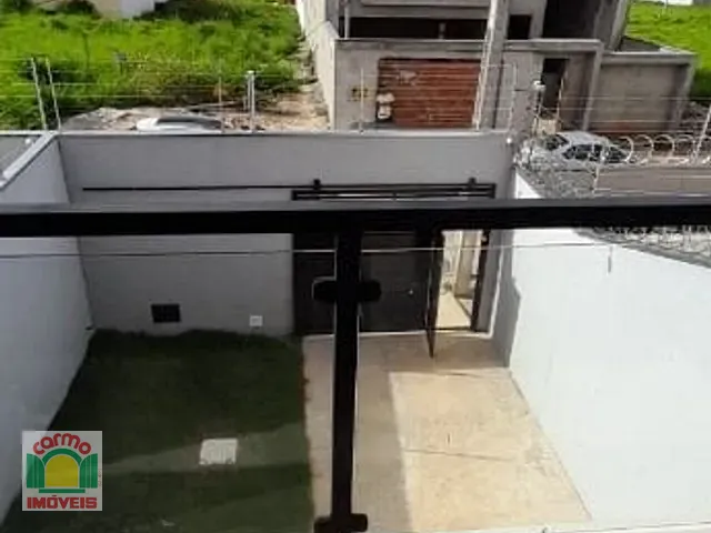 Sobrado com 150m² 3 quartos e 2 banheiros, à venda, no bairro Residencial Cerejeiras em Anápolis