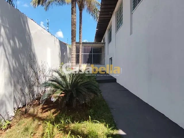 Sobrado com 452m², para alugar, no bairro Setor Castelo Branco em Goiânia