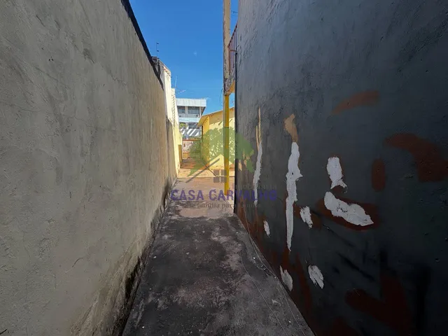 Casa 2 quartos e 1 banheiro, à venda, no bairro Universitário em Corumbá