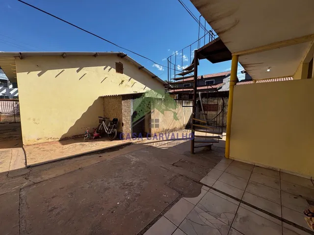 Casa 2 quartos e 1 banheiro, à venda, no bairro Universitário em Corumbá