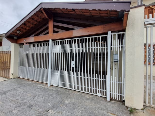 Sobrado com 134m² 3 quartos e 3 banheiros, à venda, no bairro Vila Bourghese em Pindamonhangaba